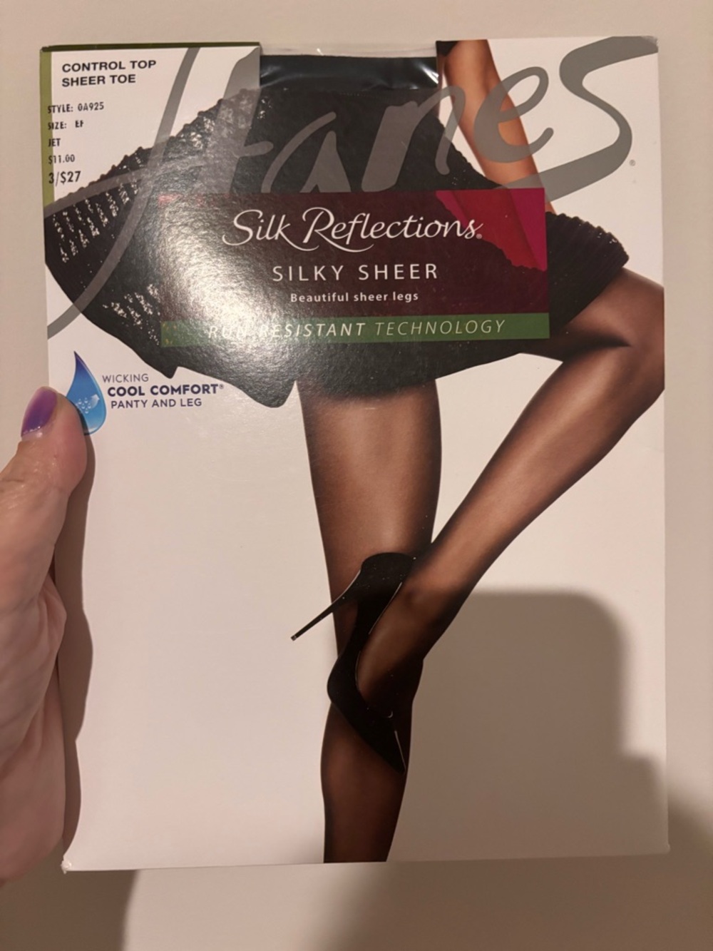 Hanes Silk Reflections Silky Sheer Control Top Pantyhose - Jet Black